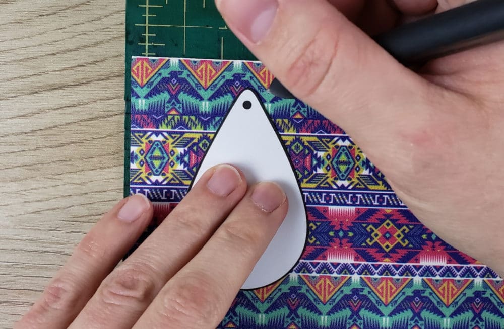 Outlining template on leather