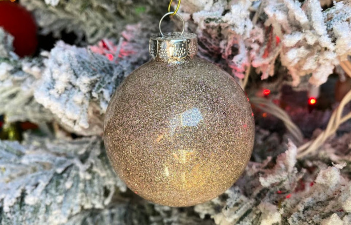 DIY Glitter Ornaments: 3 Easy Techniques – Aleene's