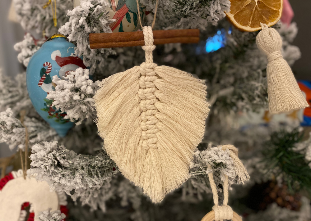 7 Boho Chic Macrame Christmas Ornaments (Easy DIY!)