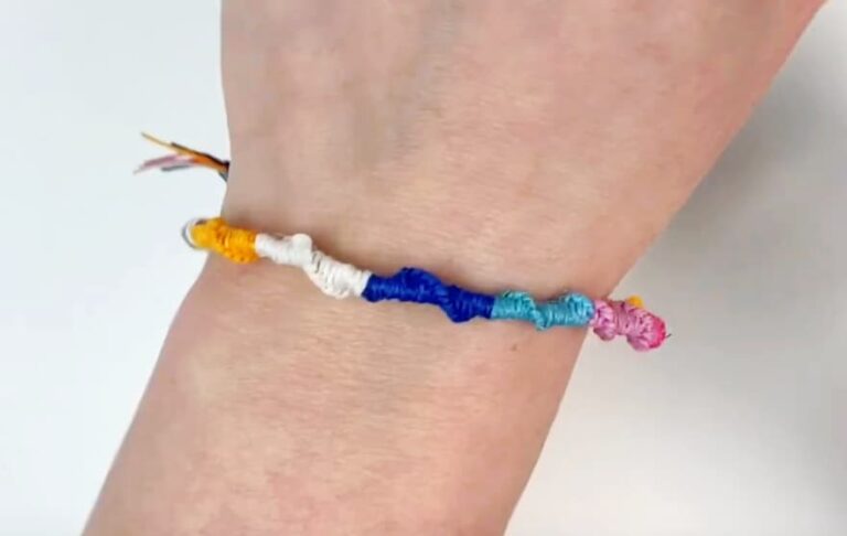 6 Easy Friendship Bracelet Patterns Tutorials And Videos Marching North 1712