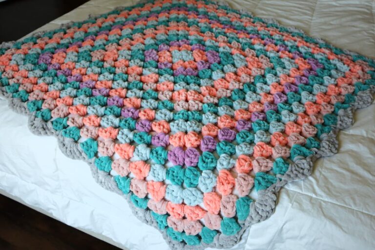 Giant Continuous Granny Square Blanket Pattern (with Video!) Marching North