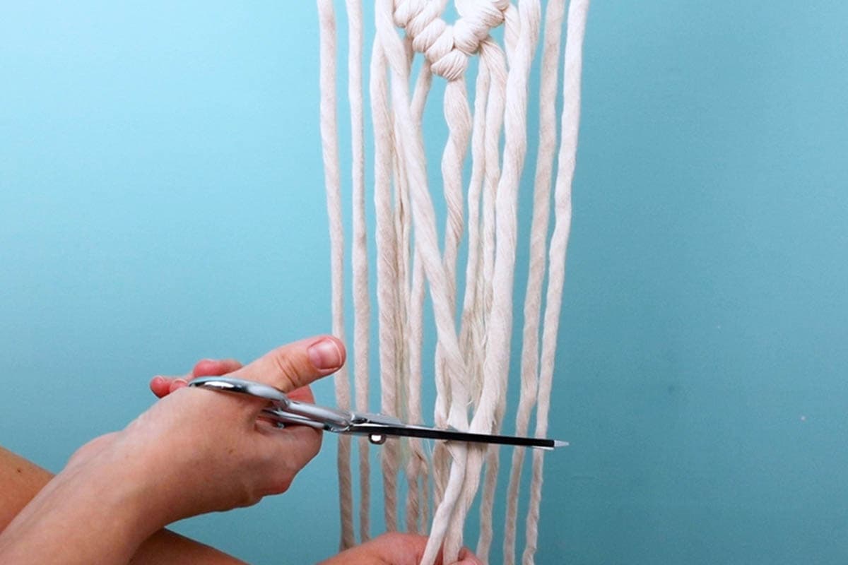 DIY Boho Macrame Wall Hanging with Tassels (Free Pattern!)