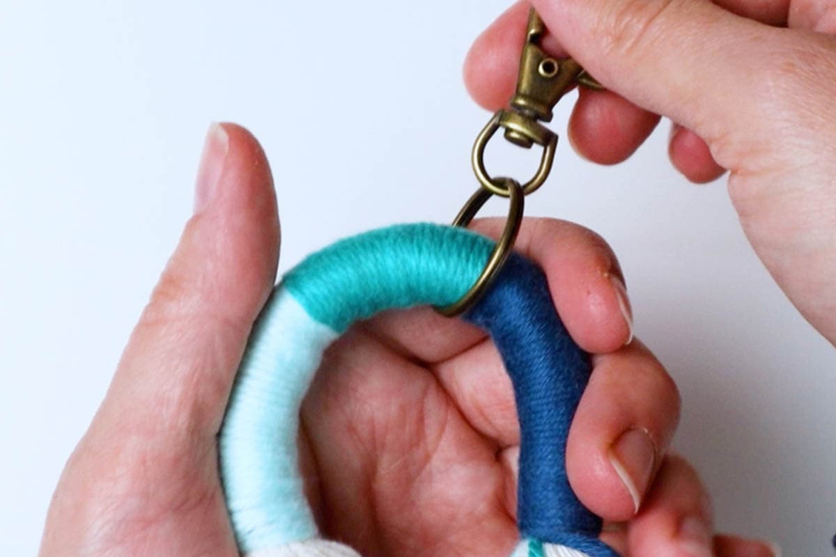 Diy Easy Tassel keychain From Thread, diy gift