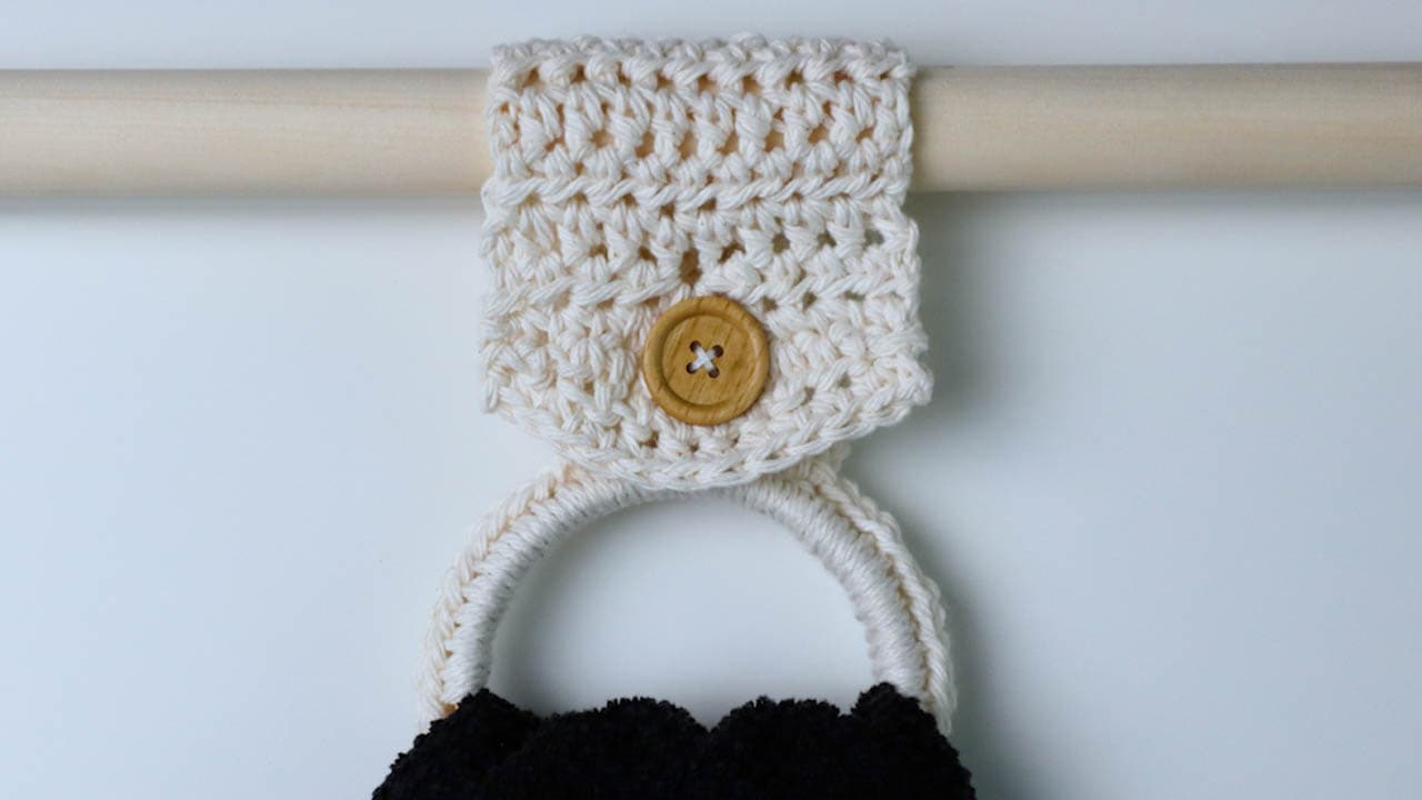 Easy & Fast Crochet Washcloth with Hanging Loop Tutorial + Free Pattern