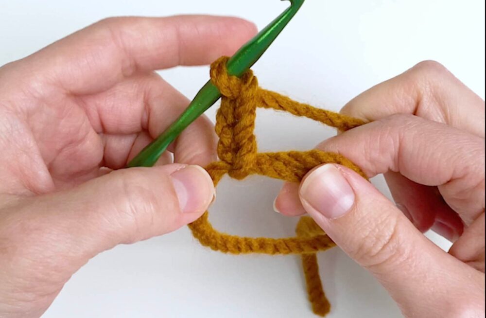 How to Crochet a Magic Ring: 3 Easy Ways - MyCrochetory