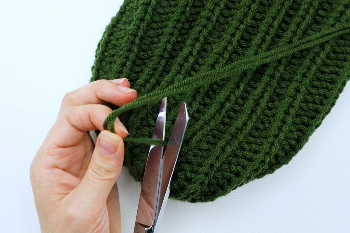 How To Loom Knit A Beanie – Darn Good Yarn