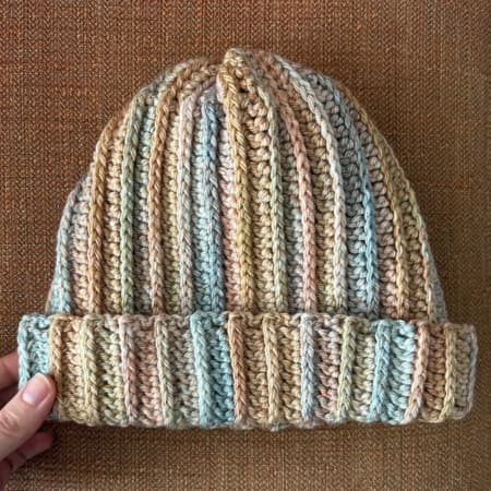 featured image for free crochet ribbed hat pattern